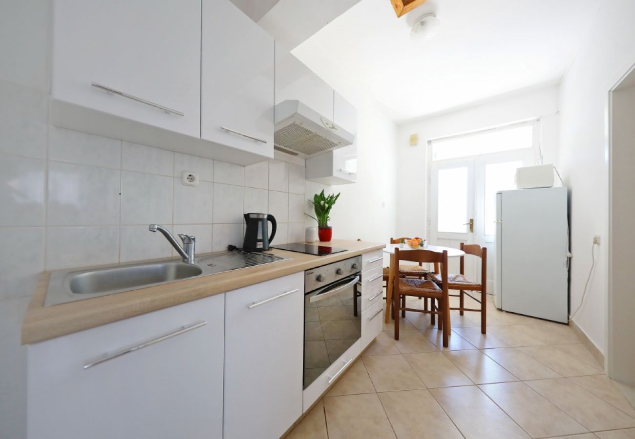 Apartament w Bibinje - Apartament w Bibinje z taras, Klimatyzacja, WIFI, Pralka (877-1)