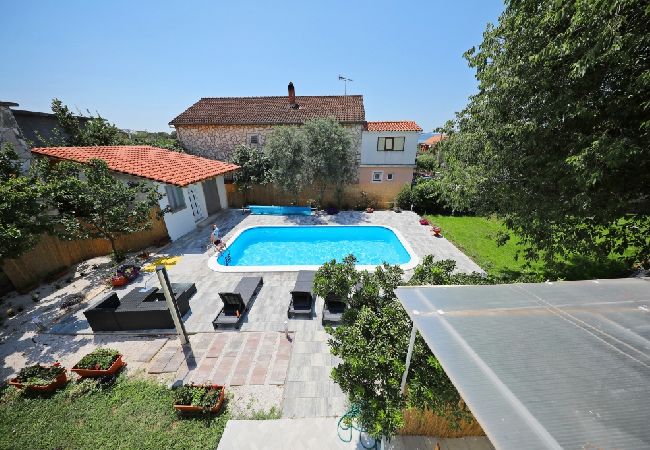 Apartament w Bibinje - Apartament w Bibinje z taras, Klimatyzacja, WIFI, Pralka (877-2) Apartament w Bibinje - Apartament w Bibinje z taras, Klimatyzacja, WIFI, Pralka (877-2)