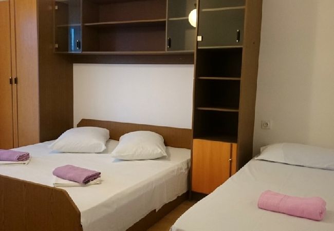 Apartament w Lopar - Apartament w Lopar z balkon, Klimatyzacja, WIFI, Pralka (893-1) Apartament w Lopar - Apartament w Lopar z balkon, Klimatyzacja, WIFI, Pralka (893-1)