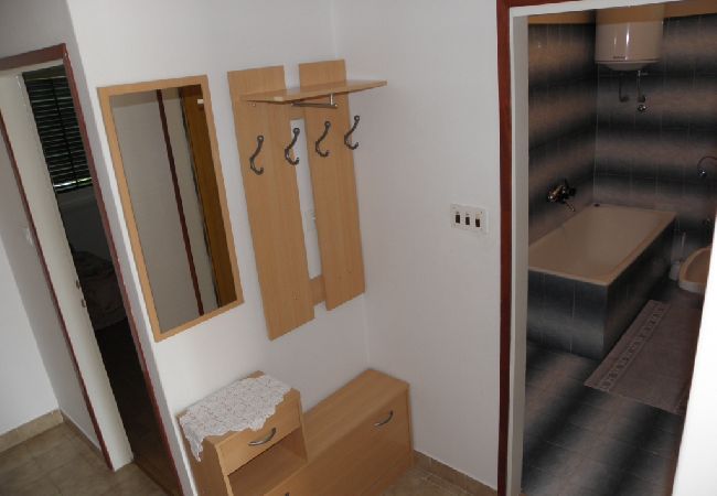 Apartament w Lopar - Apartament w Lopar z balkon, Klimatyzacja, WIFI, Pralka (893-1) Apartament w Lopar - Apartament w Lopar z balkon, Klimatyzacja, WIFI, Pralka (893-1)