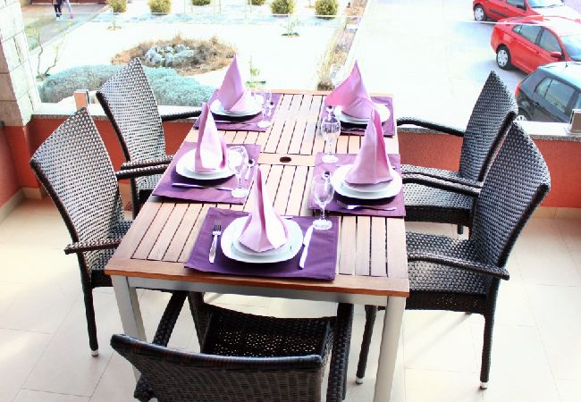 Apartament w Grebaštica - Apartament w Grebaštica z Widok na morze, taras, Klimatyzacja, WIFI (886-2) Apartament w Grebaštica - Apartament w Grebaštica z Widok na morze, taras, Klimatyzacja, WIFI (886-2)