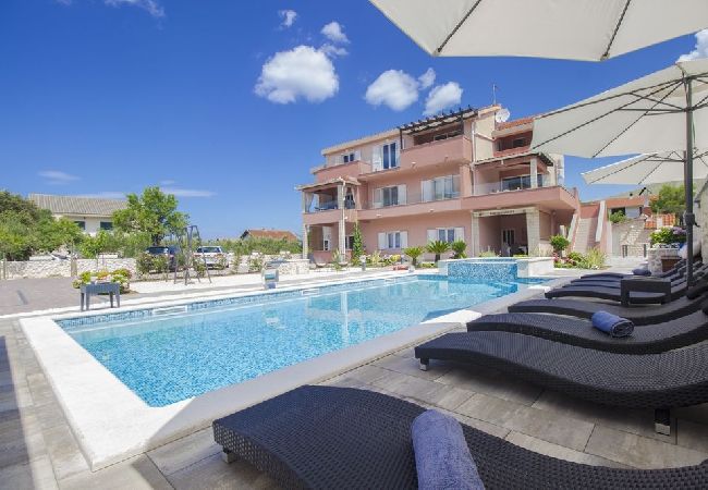 Apartament w Grebaštica - Apartament w Grebaštica z Widok na morze, taras, Klimatyzacja, WIFI (886-2) Apartament w Grebaštica - Apartament w Grebaštica z Widok na morze, taras, Klimatyzacja, WIFI (886-2)