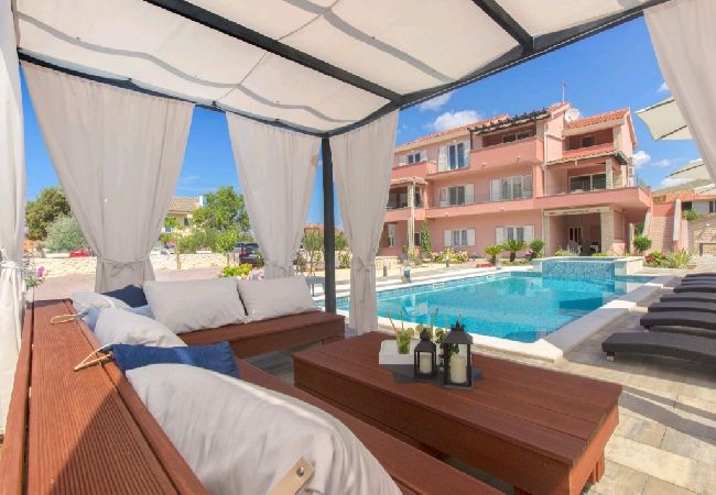 Apartament w Grebaštica - Apartament w Grebaštica z Widok na morze, taras, Klimatyzacja, WIFI (886-3) Apartament w Grebaštica - Apartament w Grebaštica z Widok na morze, taras, Klimatyzacja, WIFI (886-3)