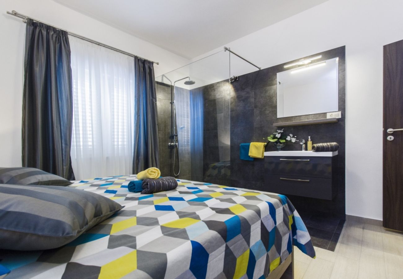 Apartament w Grebaštica - Apartament w Grebaštica z Widok na morze, taras, Klimatyzacja, WIFI (886-3)