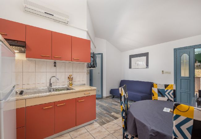Apartament w Supetarska Draga - Apartament w Supetarska Draga z Widok na morze, balkon, Klimatyzacja, WIFI (3321-4) Apartament w Supetarska Draga - Apartament w Supetarska Draga z Widok na morze, balkon, Klimatyzacja, WIFI (3321-4)