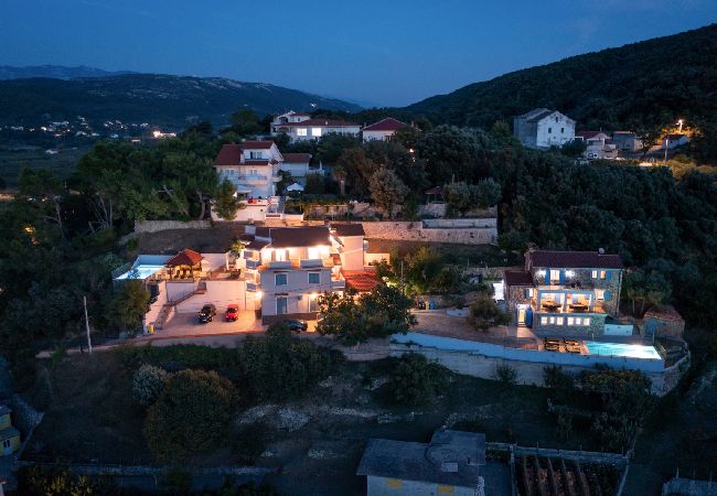 Apartament w Supetarska Draga - Apartament w Supetarska Draga z Widok na morze, balkon, Klimatyzacja, WIFI (3321-4) Apartament w Supetarska Draga - Apartament w Supetarska Draga z Widok na morze, balkon, Klimatyzacja, WIFI (3321-4)