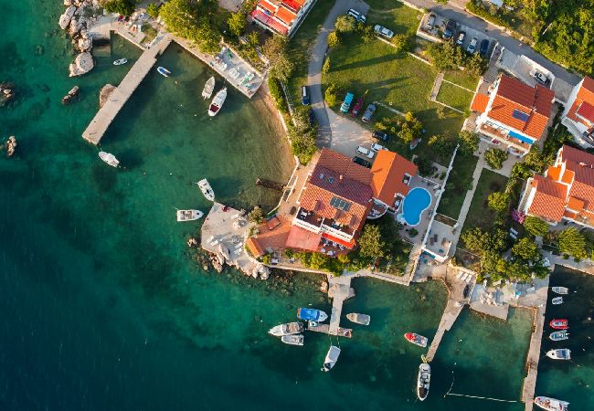 Apartament w Supetarska Draga - Apartament w Supetarska Draga z Widok na morze, balkon, Klimatyzacja, WIFI (3321-4) Apartament w Supetarska Draga - Apartament w Supetarska Draga z Widok na morze, balkon, Klimatyzacja, WIFI (3321-4)