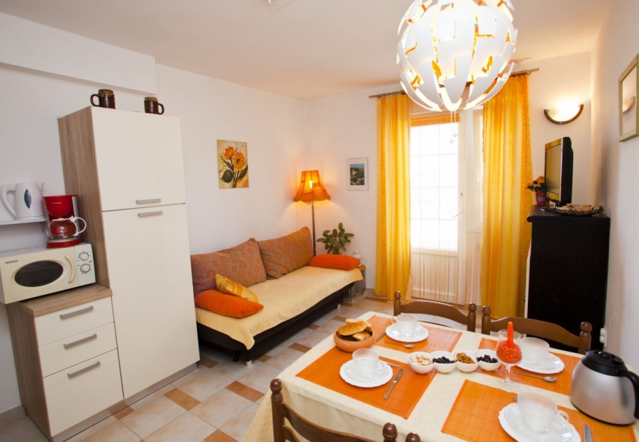 Apartament w Vrbnik - Apartament w Vrbnik z Widok na morze, taras, Klimatyzacja, WIFI (879-1)