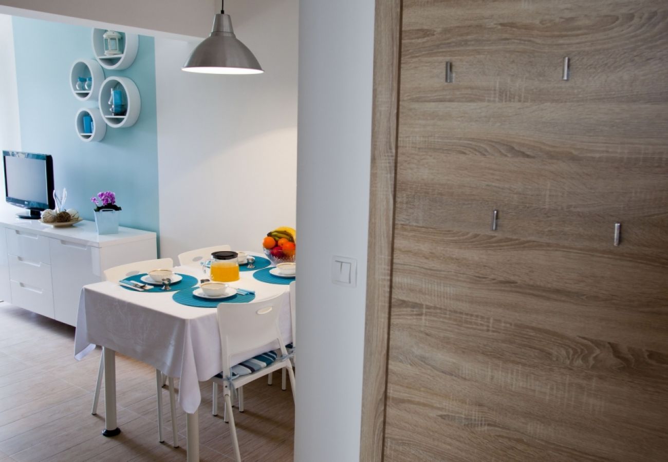 Apartament w Vrbnik - Apartament w Vrbnik z Widok na morze, taras, Klimatyzacja, WIFI (879-2)