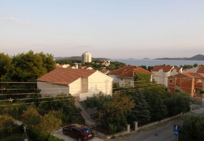 Apartament w Vodice - Apartament w Vodice z Widok na morze, balkon, Klimatyzacja, WIFI (3335-1) Apartament w Vodice - Apartament w Vodice z Widok na morze, balkon, Klimatyzacja, WIFI (3335-1)