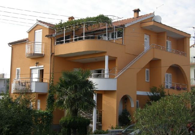 Apartament w Vodice - Apartament w Vodice z Widok na morze, balkon, Klimatyzacja, WIFI (3335-1) Apartament w Vodice - Apartament w Vodice z Widok na morze, balkon, Klimatyzacja, WIFI (3335-1)