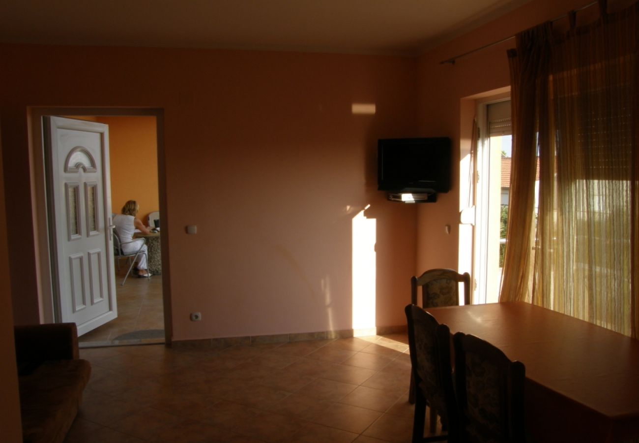 Apartament w Vodice - Apartament w Vodice z Widok na morze, balkon, Klimatyzacja, WIFI (3335-1)