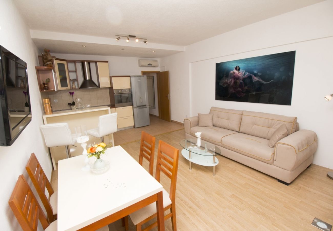 Apartament w Pisak - Apartament w Pisak z Widok na morze, balkon, Klimatyzacja, WIFI (3340-8)