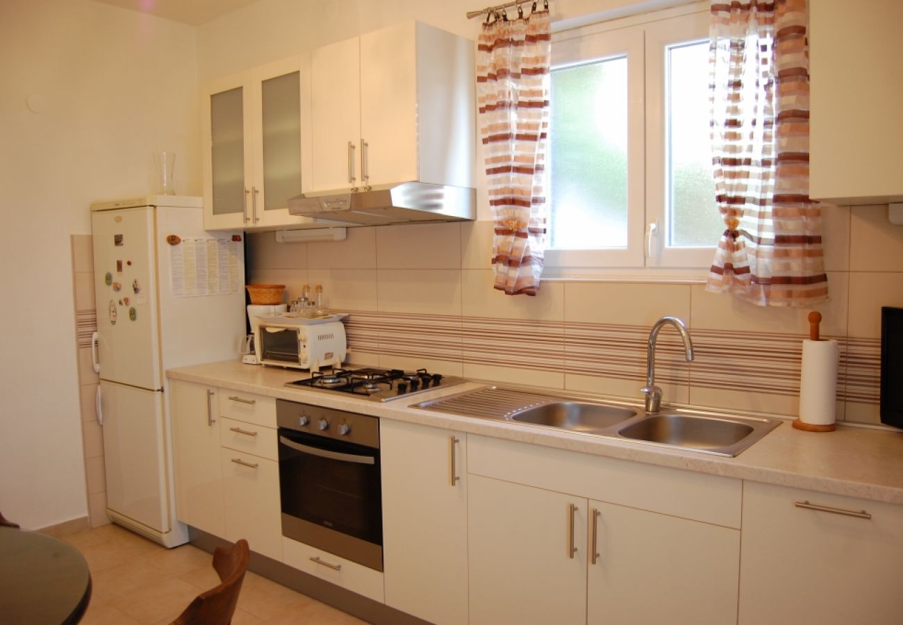 Apartament w Tribunj - Apartament w Tribunj z Widok na morze, taras, Klimatyzacja, WIFI (3348-2)