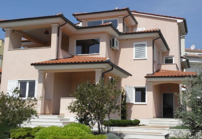 Apartament w Premantura - Apartament w Premantura z taras, Klimatyzacja, WIFI, Pralka (3352-26) Apartament w Premantura - Apartament w Premantura z taras, Klimatyzacja, WIFI, Pralka (3352-26)
