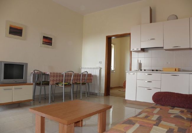 Apartament w Premantura - Apartament w Premantura z taras, Klimatyzacja, WIFI, Pralka (3352-27) Apartament w Premantura - Apartament w Premantura z taras, Klimatyzacja, WIFI, Pralka (3352-27)