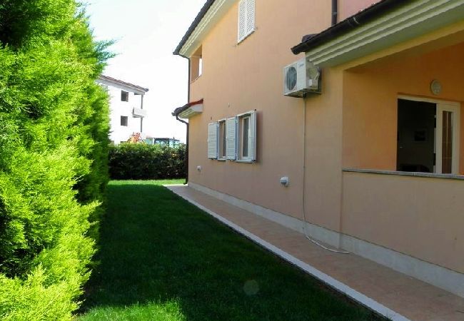 Apartament w Premantura - Apartament w Premantura z taras, Klimatyzacja, WIFI, Pralka (3352-27) Apartament w Premantura - Apartament w Premantura z taras, Klimatyzacja, WIFI, Pralka (3352-27)