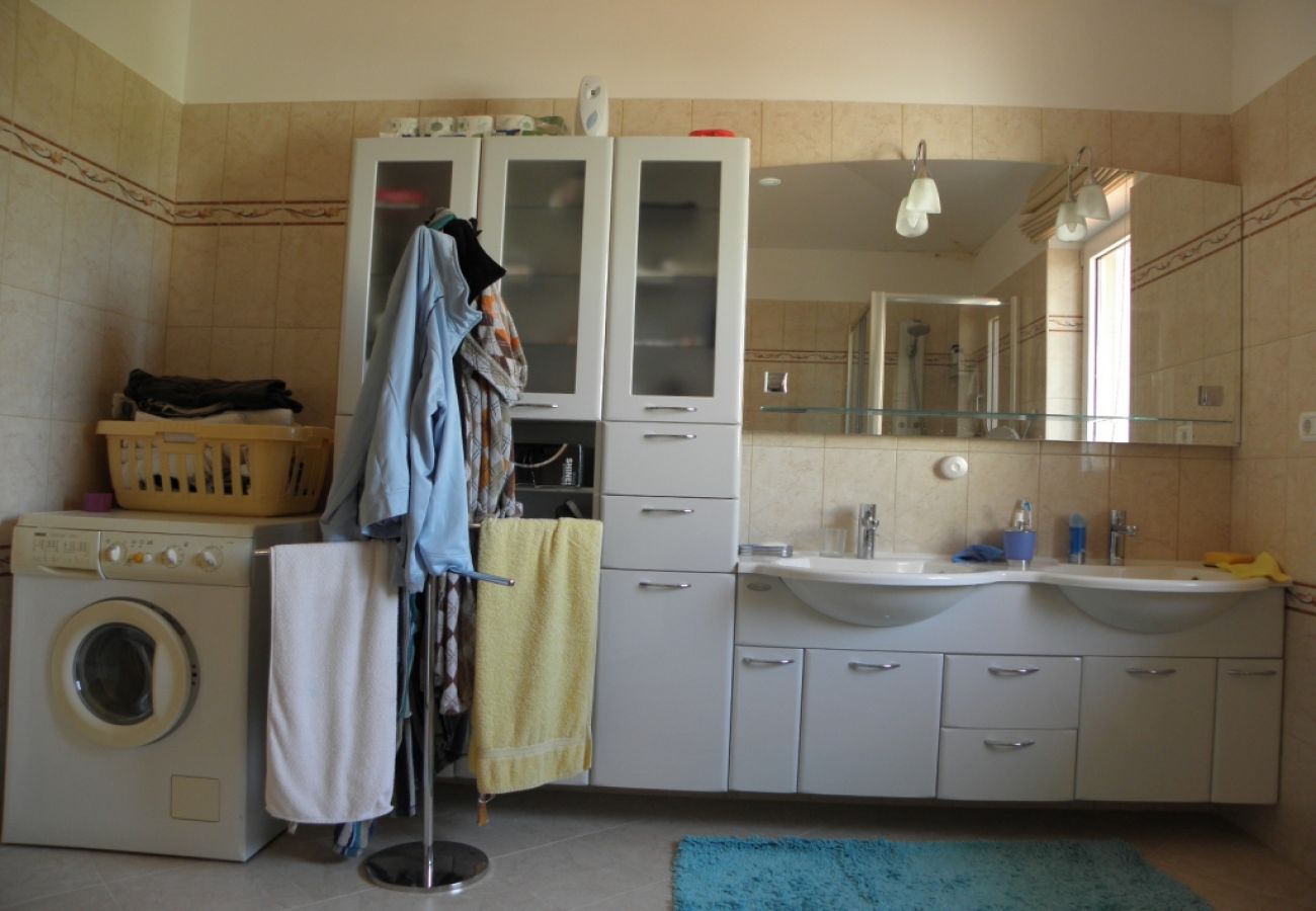 Apartament w Premantura - Apartament w Premantura z Widok na morze, taras, Klimatyzacja, WIFI (3352-29)