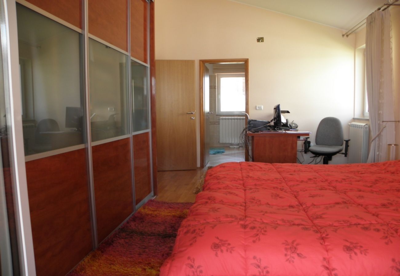 Apartament w Premantura - Apartament w Premantura z Widok na morze, taras, Klimatyzacja, WIFI (3352-29)