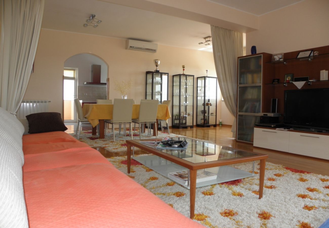 Apartament w Premantura - Apartament w Premantura z Widok na morze, taras, Klimatyzacja, WIFI (3352-29)