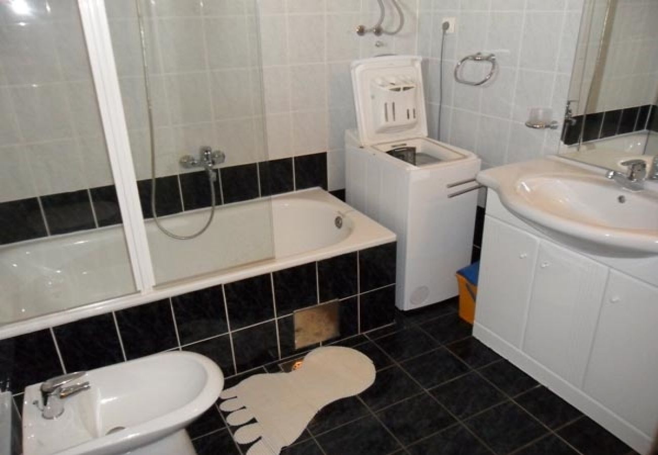 Apartament w Sucuraj - Apartament w Sućuraj z Widok na morze, taras, Klimatyzacja, WIFI (3354-1)