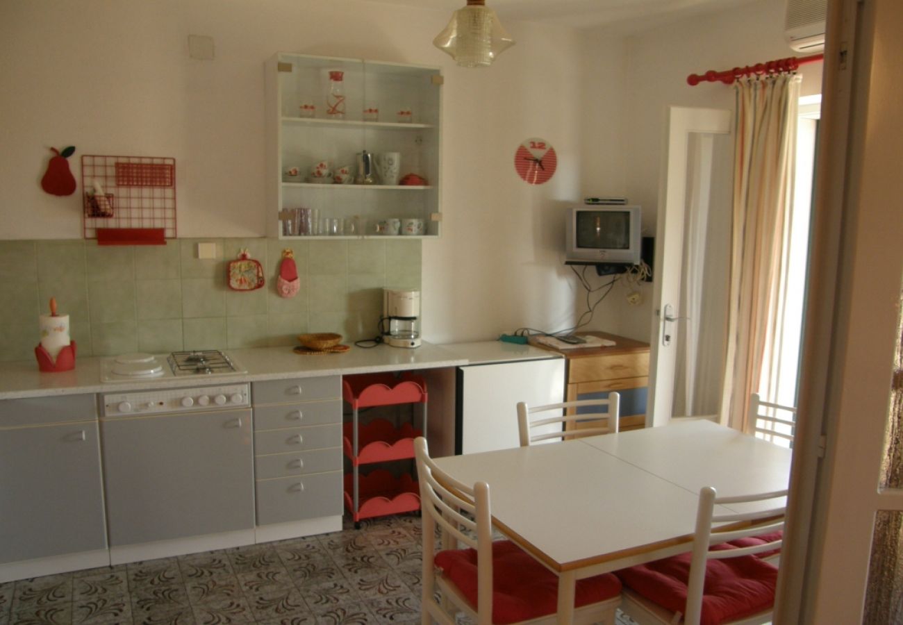 Apartament w Bol - Apartament w Bol z Widok na morze, balkon, Klimatyzacja, WIFI (3416-1)