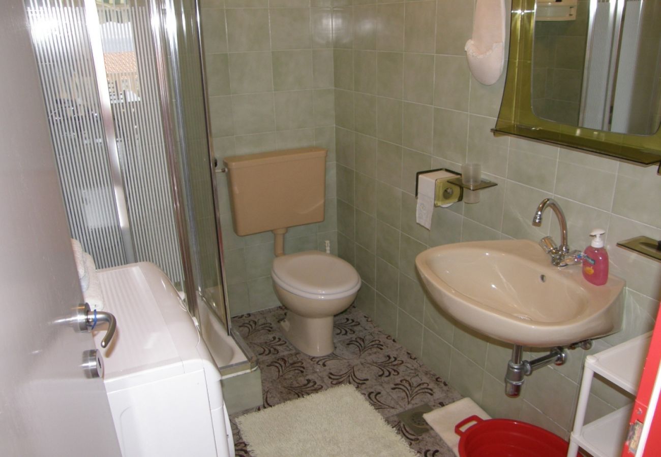 Apartament w Bol - Apartament w Bol z Widok na morze, balkon, Klimatyzacja, WIFI (3416-1)