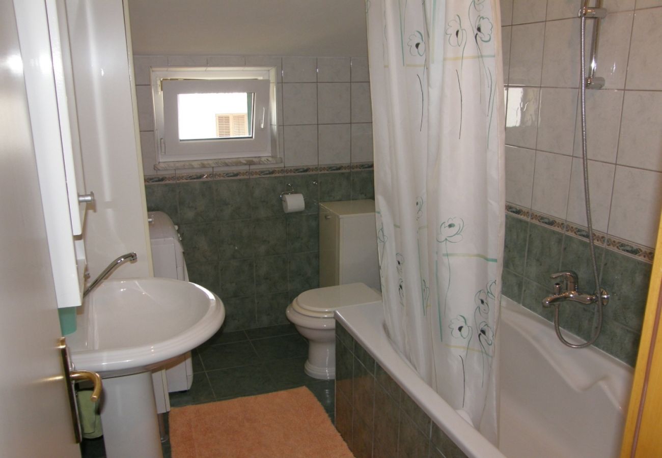 Apartament w Bol - Apartament w Bol z Widok na morze, balkon, Klimatyzacja, WIFI (3416-3)