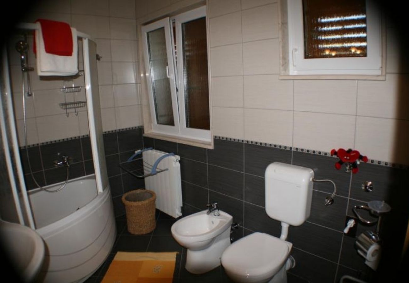 Apartament w Bol - Apartament w Bol z Widok na morze, taras, Klimatyzacja, WIFI (3417-1)