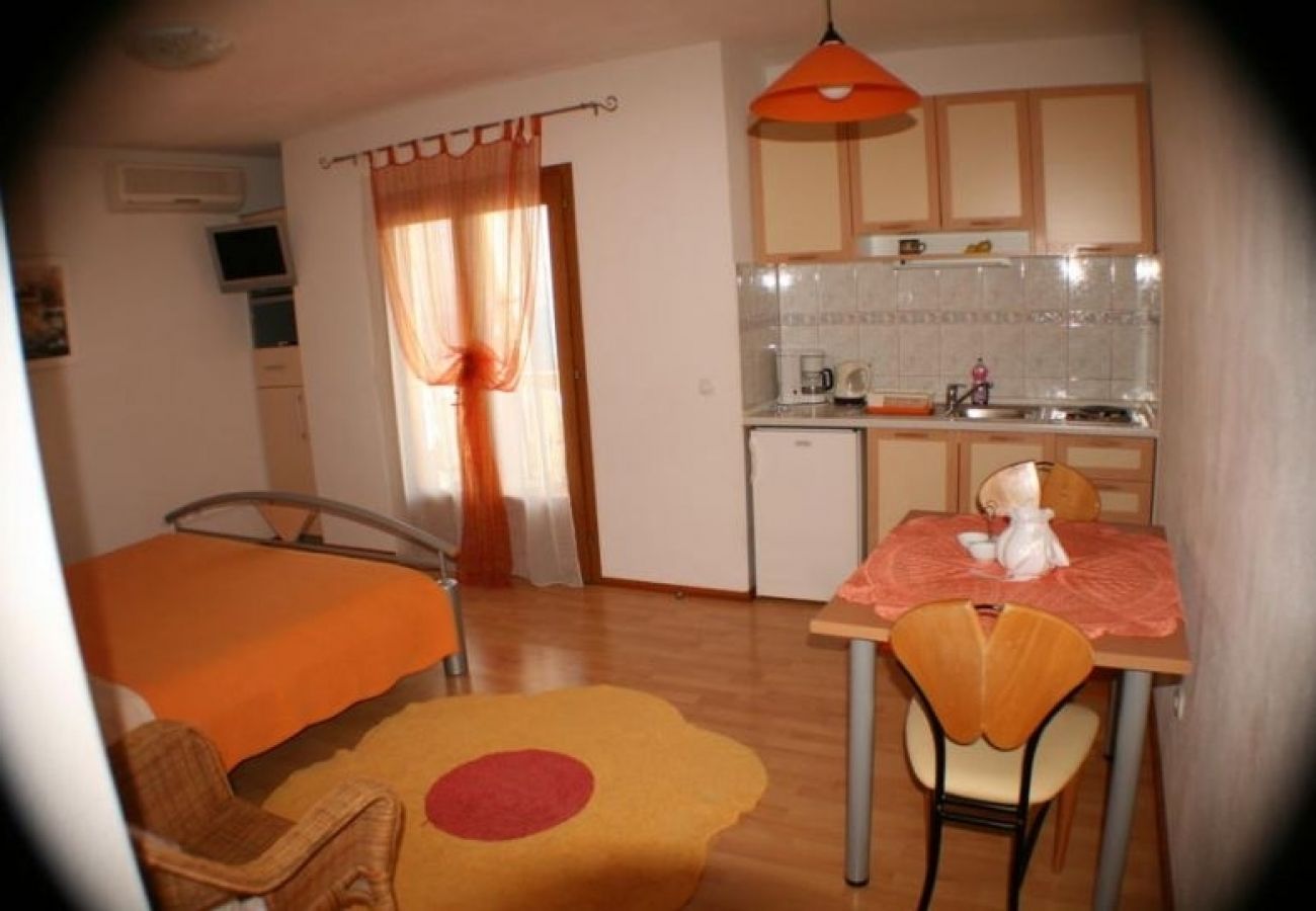 Studio w Bol - Apartament Studio w Bol z Widok na morze, balkon, Klimatyzacja, WIFI (3417-3)