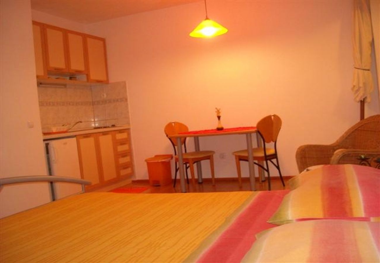 Studio w Bol - Apartament Studio w Bol z Widok na morze, balkon, Klimatyzacja, WIFI (3417-3)