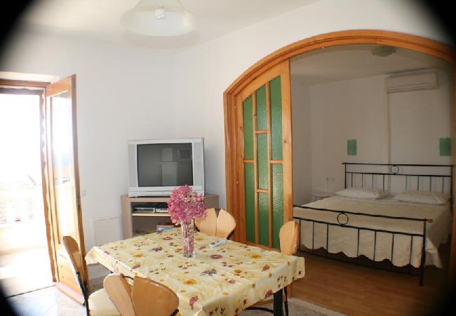 Apartament w Bol - Apartament w Bol z Widok na morze, balkon, Klimatyzacja, WIFI (3417-4) Apartament w Bol - Apartament w Bol z Widok na morze, balkon, Klimatyzacja, WIFI (3417-4)