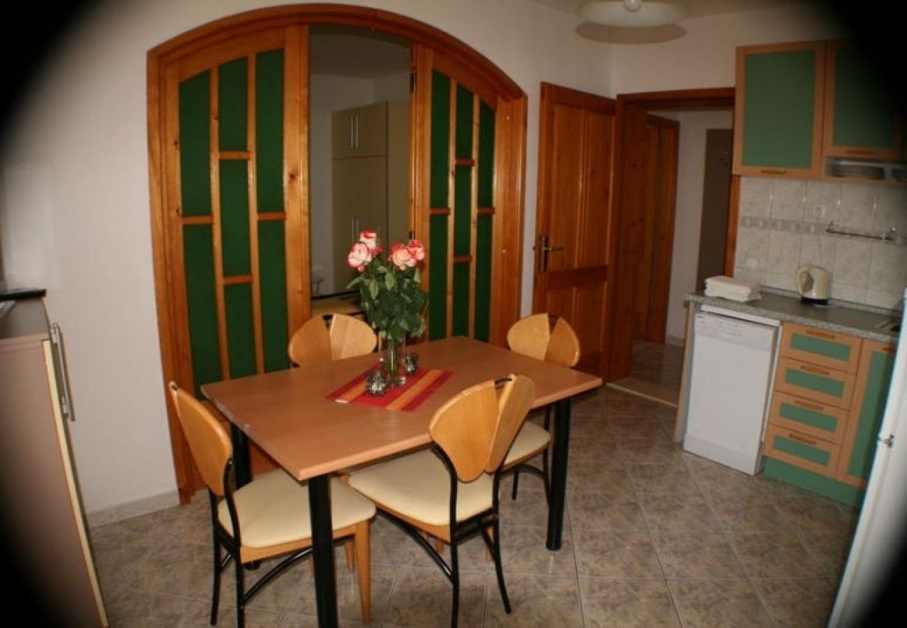 Apartament w Bol - Apartament w Bol z Widok na morze, balkon, Klimatyzacja, WIFI (3417-4)