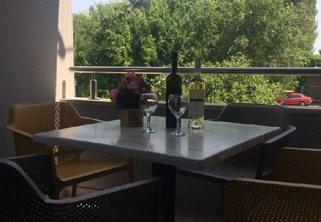 Apartament w Omiš - Apartament w Omiš z Widok na morze, balkon, Klimatyzacja, WIFI (3422-1) Apartament w Omiš - Apartament w Omiš z Widok na morze, balkon, Klimatyzacja, WIFI (3422-1)