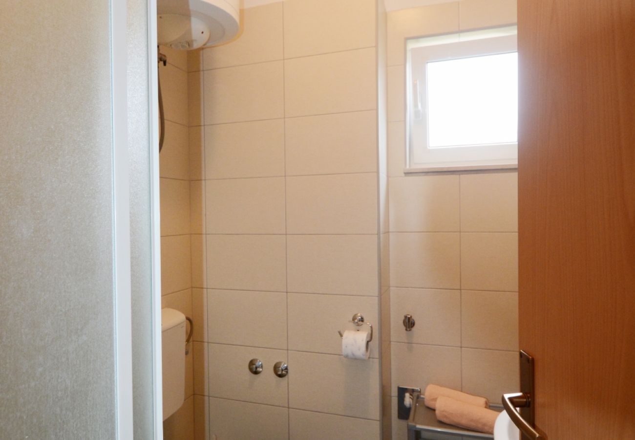 Apartament w Omiš - Apartament w Omiš z Widok na morze, balkon, Klimatyzacja, WIFI (3422-1)