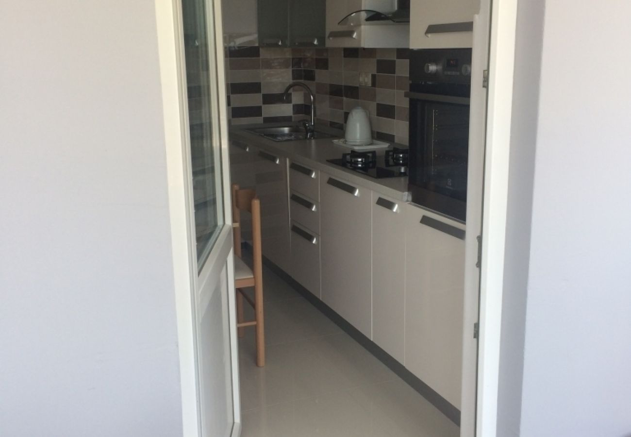 Apartament w Omiš - Apartament w Omiš z Widok na morze, taras, Klimatyzacja, WIFI (3422-2)