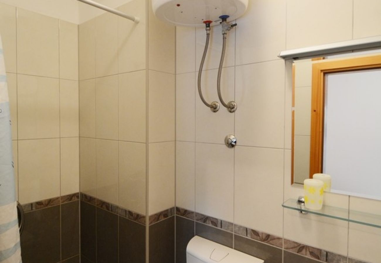 Apartament w Omiš - Apartament w Omiš z Widok na morze, taras, Klimatyzacja, WIFI (3422-3)