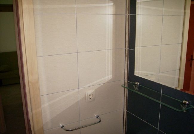 Apartament w Omiš - Apartament w Omiš z balkon, Klimatyzacja, WIFI, Pralka (3422-4) Apartament w Omiš - Apartament w Omiš z balkon, Klimatyzacja, WIFI, Pralka (3422-4)