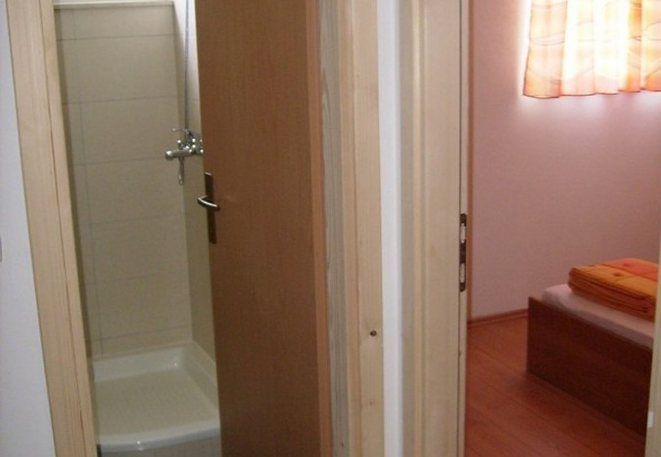 Apartament w Omiš - Apartament w Omiš z balkon, Klimatyzacja, WIFI, Pralka (3422-4)