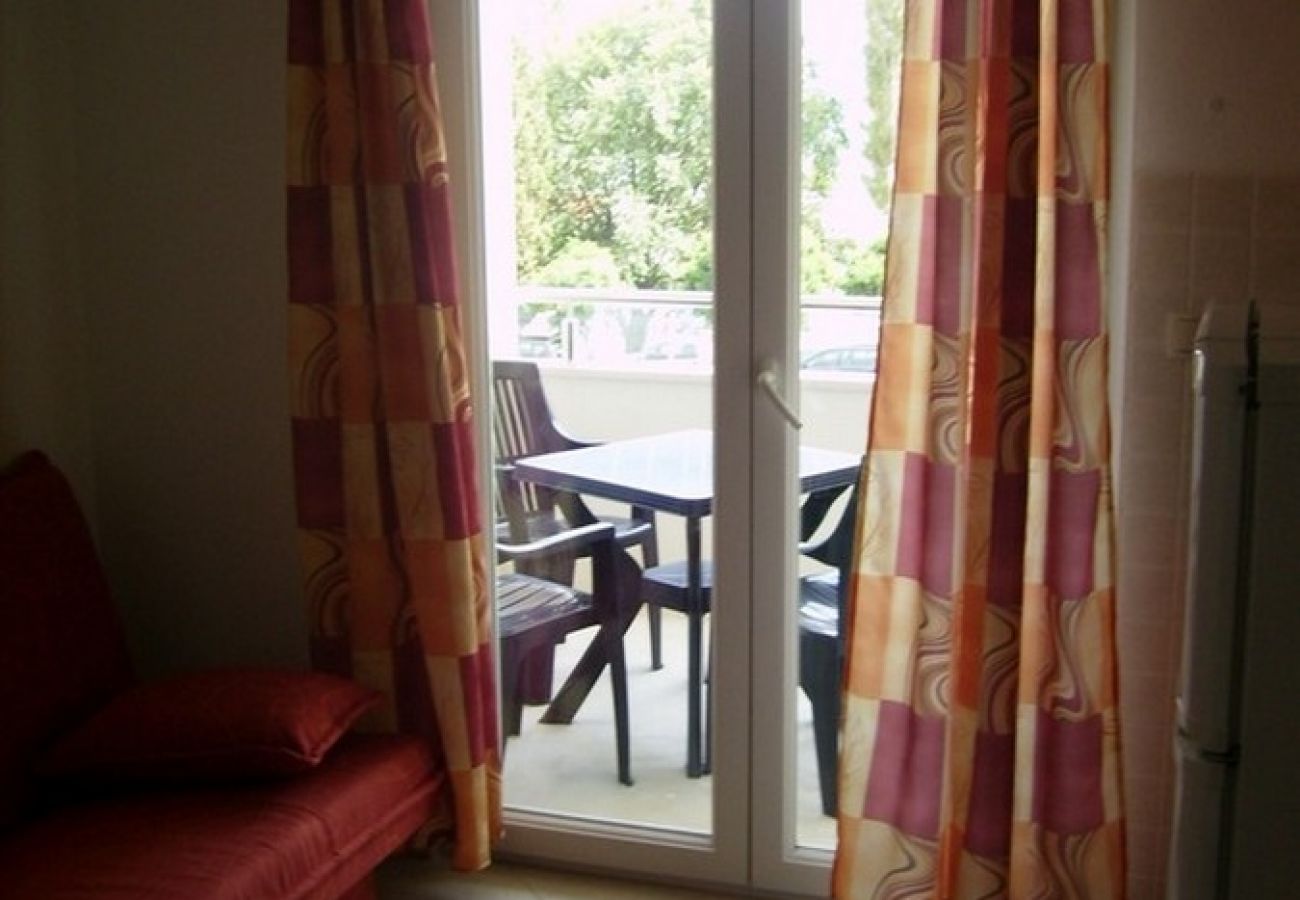 Apartament w Omiš - Apartament w Omiš z balkon, Klimatyzacja, WIFI, Pralka (3422-5)