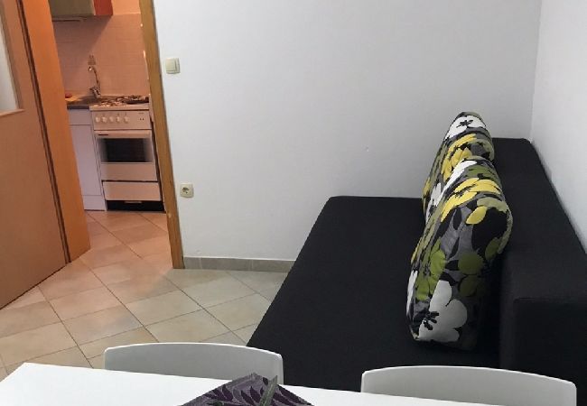 Apartament w Omiš - Apartament w Omiš z Widok na morze, taras, Klimatyzacja, WIFI (3422-7) Apartament w Omiš - Apartament w Omiš z Widok na morze, taras, Klimatyzacja, WIFI (3422-7)