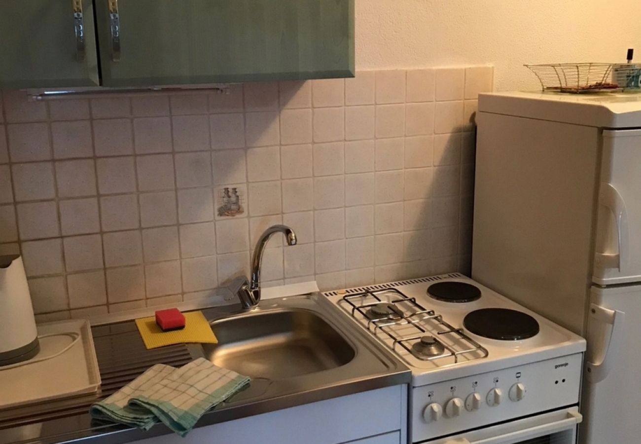 Apartament w Omiš - Apartament w Omiš z Widok na morze, taras, Klimatyzacja, WIFI (3422-7)