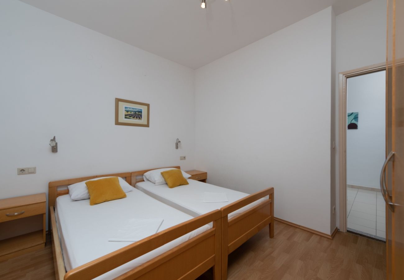 Apartament w Duce - Apartament w Duće z Widok na morze, taras, Klimatyzacja, WIFI (3423-1)