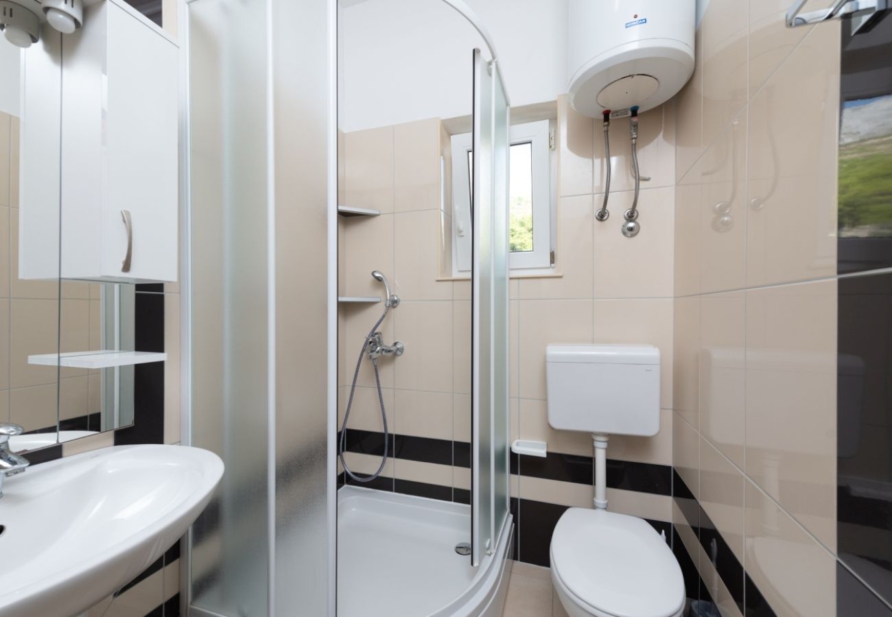 Apartament w Duce - Apartament w Duće z Widok na morze, taras, Klimatyzacja, WIFI (3423-1)