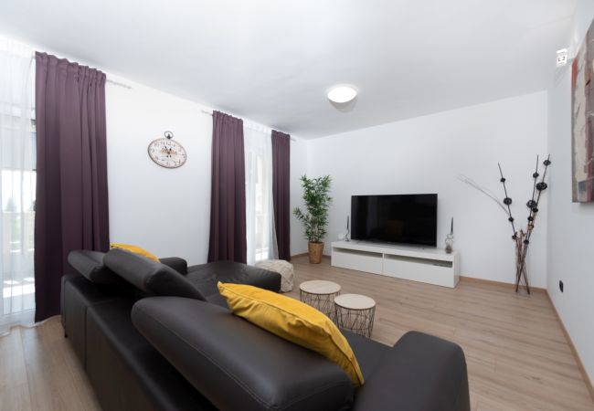 Apartament w Duce - Apartament w Duće z Widok na morze, taras, Klimatyzacja, WIFI (3423-6) Apartament w Duce - Apartament w Duće z Widok na morze, taras, Klimatyzacja, WIFI (3423-6)