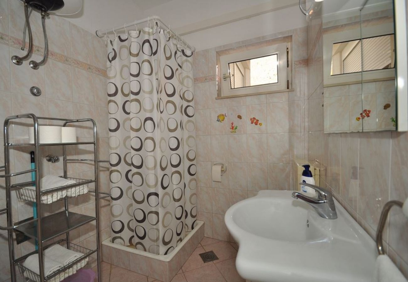 Apartament w Duce - Apartament w Duće z Widok na morze, taras, Klimatyzacja, WIFI (3425-3)