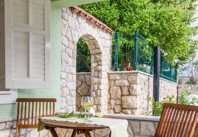 Apartament w Okrug Gornji - Apartament w Okrug Gornji z taras, Klimatyzacja, WIFI (3436-1) Apartament w Okrug Gornji - Apartament w Okrug Gornji z taras, Klimatyzacja, WIFI (3436-1)