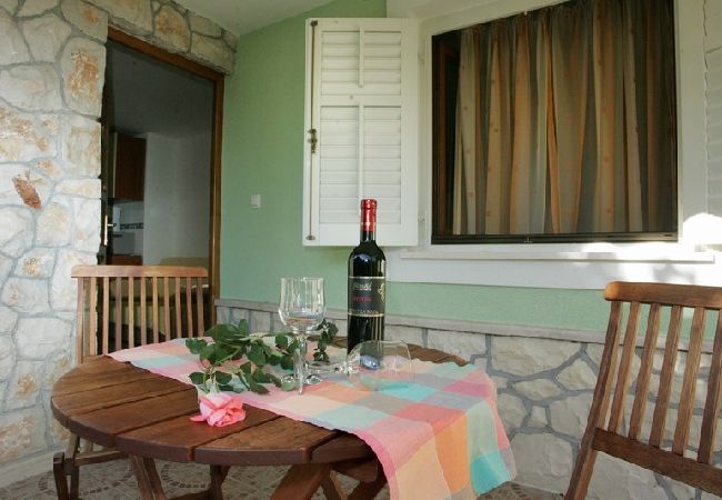 Apartament w Okrug Gornji - Apartament w Okrug Gornji z taras, Klimatyzacja, WIFI (3436-1) Apartament w Okrug Gornji - Apartament w Okrug Gornji z taras, Klimatyzacja, WIFI (3436-1)