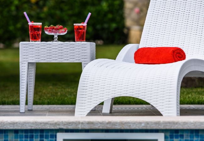 Apartament w Okrug Gornji - Apartament w Okrug Gornji z Widok na morze, taras, Klimatyzacja, WIFI (3436-2) Apartament w Okrug Gornji - Apartament w Okrug Gornji z Widok na morze, taras, Klimatyzacja, WIFI (3436-2)