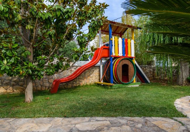 Apartament w Okrug Gornji - Apartament w Okrug Gornji z Widok na morze, taras, Klimatyzacja, WIFI (3436-2) Apartament w Okrug Gornji - Apartament w Okrug Gornji z Widok na morze, taras, Klimatyzacja, WIFI (3436-2)